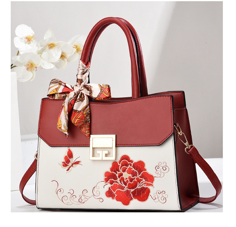 Womens Large Capacity New Embroidered Handbag With Floral Design
